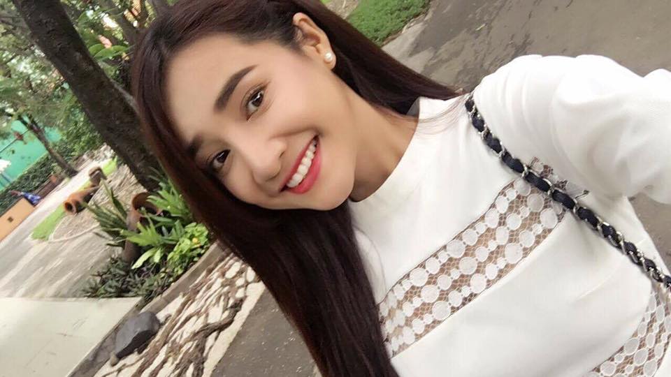 Nhã Phương 'Buổi chiều mát mẻ' trong buổi quay phim 'Tuổi thanh xuân 2'.