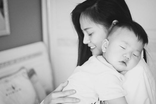 Thu Quỳnh 'Con cứ ngủ ngon lành là Shbet16 chơi game trực tuyến mẹ bình yên!'.