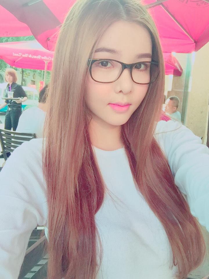 Người mẫu Kỳ Hân selfile xinh đẹp trong hình ảnh mới.