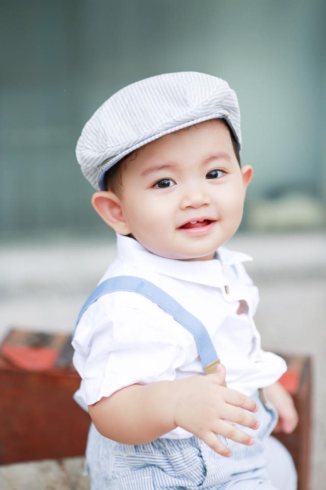 Khánh Thi hào hứng khoe con trai 'Hắn ra dáng ra phết'.