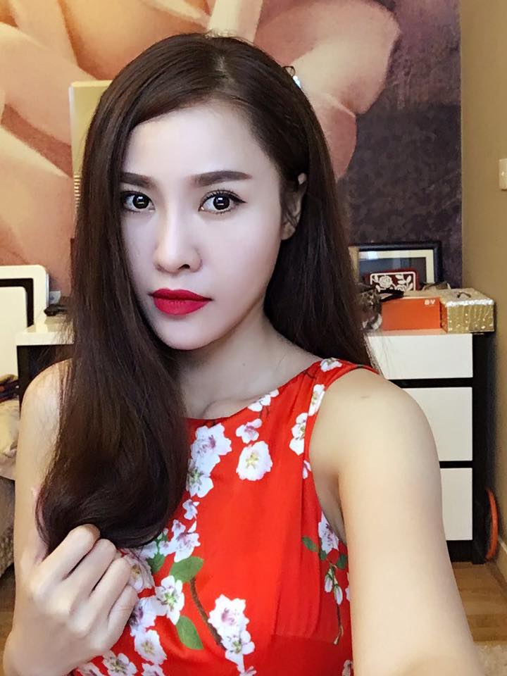 Quế Vân 'Đối với người đàn bà, bảo vệ đức hạnh mình trước nam giới dễ hơn bảo vệ thanh danh mình trước những người đàn bà!'.
