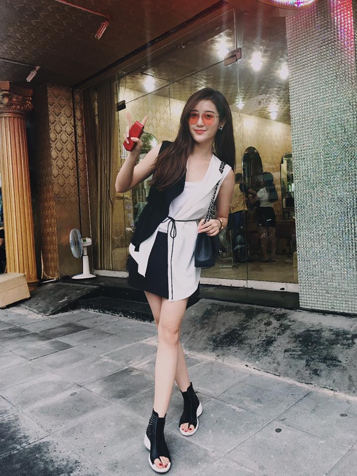 Á hậu Huyền My 'Lâu lâu trở về đúng tuổi thật'.