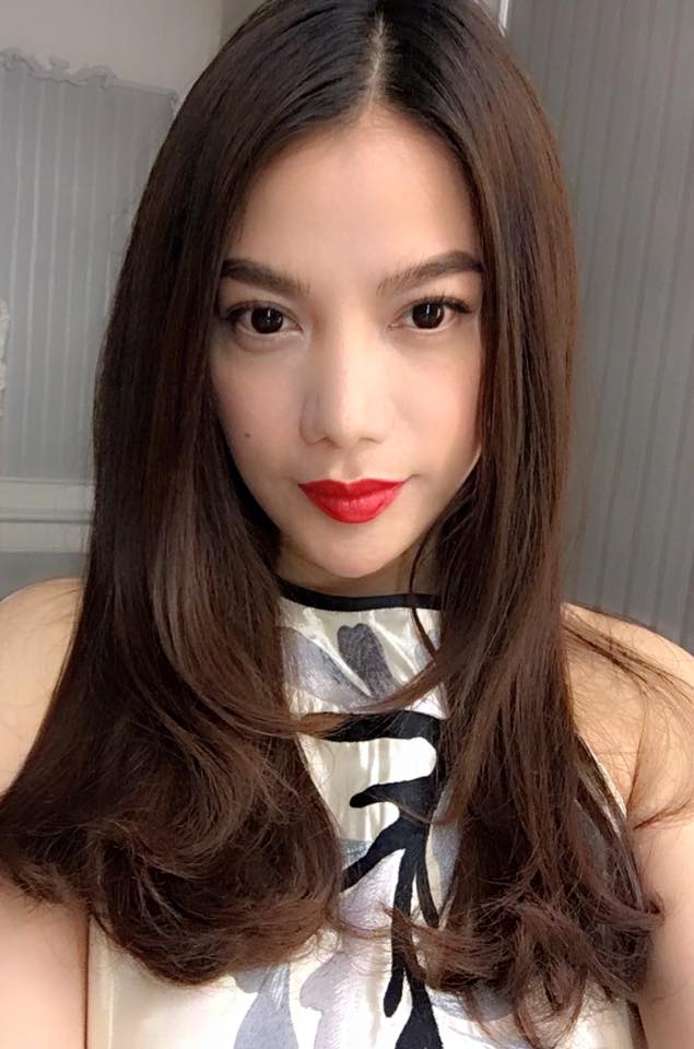 Trương Ngọc Ánh 'Cứ đi Mỹ về là phải mất 3 đêm mới quen giờ lại, 2 đêm không ngủ rồi chắc còn đêm nay'.
