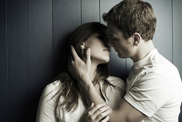Sợ anh ngoại tình, bụng vượt mặt tôi vẫn phải cố chiều chồng