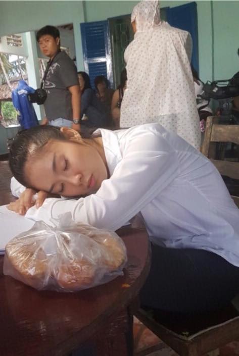 Diễn viên Lê Phương than vãn 'Thiếu ngủ trầm trọng!!!'.
