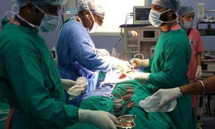 Kinh hãi: Ăn 40 con dao vì thích