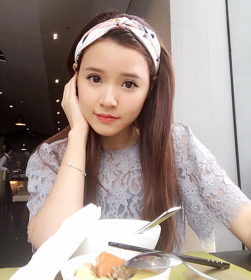 Hotgirl Midu thừa nhận, 'Hãy ham ăn như Du'.