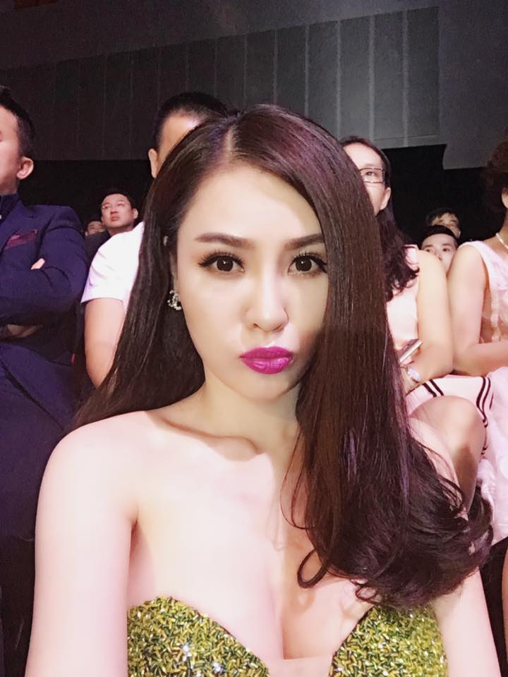 Ca sỹ Quế Vân 'Tâm sinh tướng đấy... Đừng sống thảo mai, điêu thuyền, và trở mặt. Kẻo mặt đang thánh thiện lại trở thành ác quỷ... Mô phật'.
