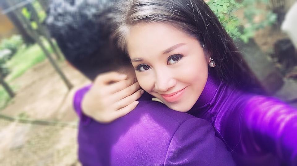 Diễn viên Lê Phương 'Từ khi yêu anh, anh bắt xa màu tím... Rồi khi yêu em, anh thích luôn màu tím!'.