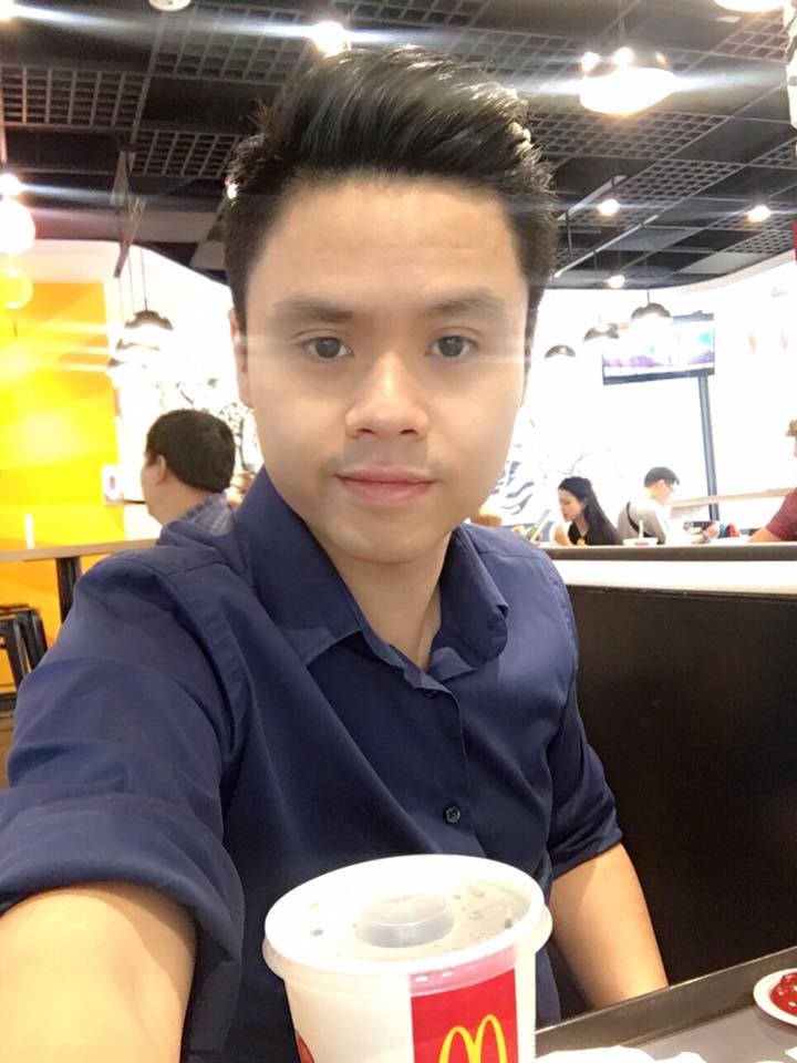 Thiếu gia Phan Thành 'Đói wá...Trốn làm đi măm măm !!!'.