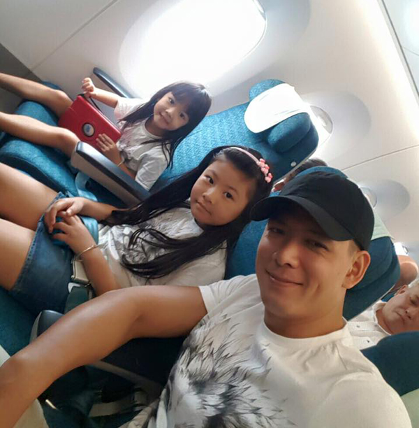 Bình Minh cùng hai công chúa nhỏ lên đường đi du lịch: 'Biệt đội sư tử lên đường đây'.