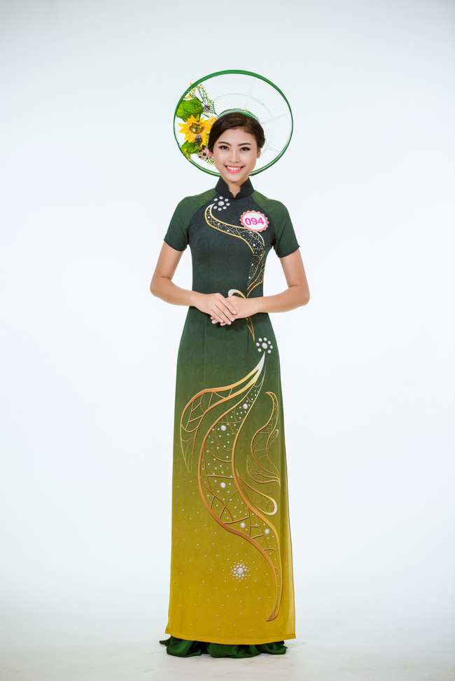 Đào Thị Hà được ví như 'bản sao' của Tăng Thanh Hà. Cô cao 1,74 m, nặng 51 kg, số đo ba vòng 83-62-90.