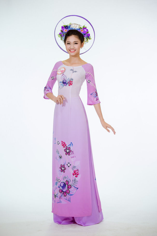 Ngô Thanh Thanh Tú. Cô cao 182cm, nặng 58kg, số đo 3 vòng 81-62-99. Gương mặt hài hòa, dịu dàng, hình thể đầy sức sống của người đẹp cũng được đánh giá cao.
