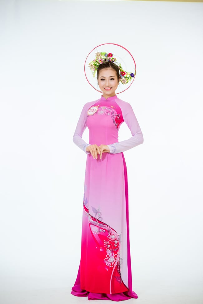Bùi Nữ Kiều Vỹ, sinh năm 1994, quê ở Quảng Nam. Cô cao 1,71 m, nặng 49 kg và sở hữu số đo ba vòng 83-61-89.