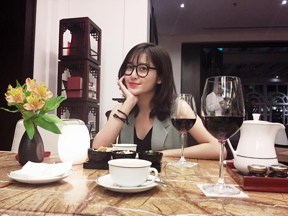 Á hậu Huyền My khoe 'Tóc mới, được không cả nhà'.