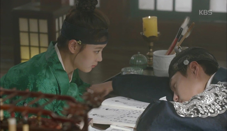 Moonlight: Thế tử chậm chân hơn tình địch
