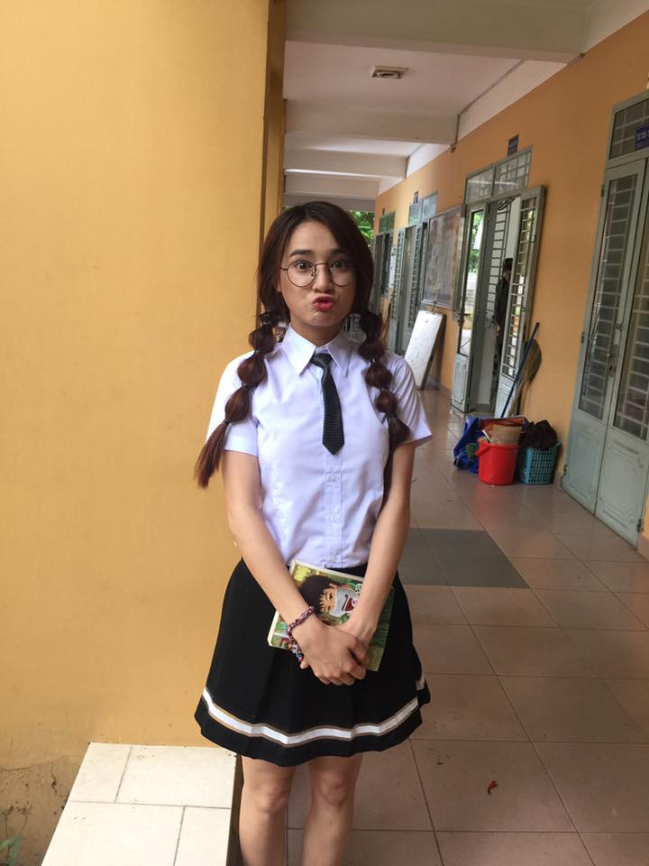 Nhã Phương 'Khai giảng năm học mới rồi, chúc các pé học giỏi cả năm nè!'.