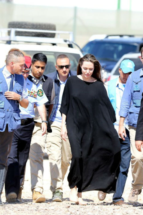 angelina-jolie-phunutoday