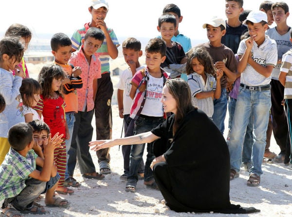 angelina-jolie-phunutoday