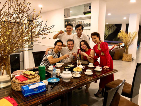 Đàm Vĩnh Hưng tiết lộ Kim Lý đã có mặt tại nhà Hồ Ngọc Hà và đón Tết cùng Shbet111 slot, casino, thể thao, xổ số 