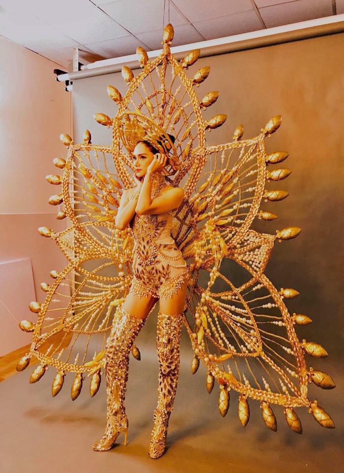 Hé lộ Shbet999 com đăng nhập dân tộc của Hương Giang Idol tại cuộc thi Hoa hậu chuyển giới quốc tế.