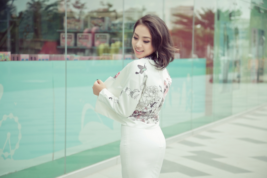 Người đẹp Miko Lan Trinh