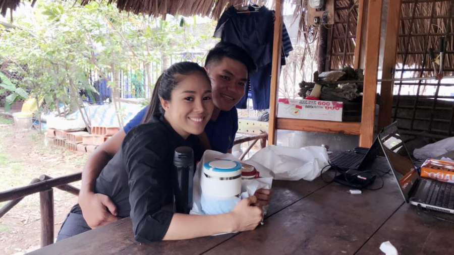 Lê Phương vừa bất ngờ đăng tải những hình ảnh tình cảm, mặn nồng giữa cô với chồng. Theo đó, nữ diễn viên bày tỏ, 