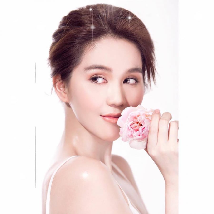 Ngọc Trinh đăng tải hình ảnh chân dung đẹp tuyệt mỹ của mình và nhận được hiệu ứng khá tốt từ phía cộng đồng mạng. Theo đó, 
