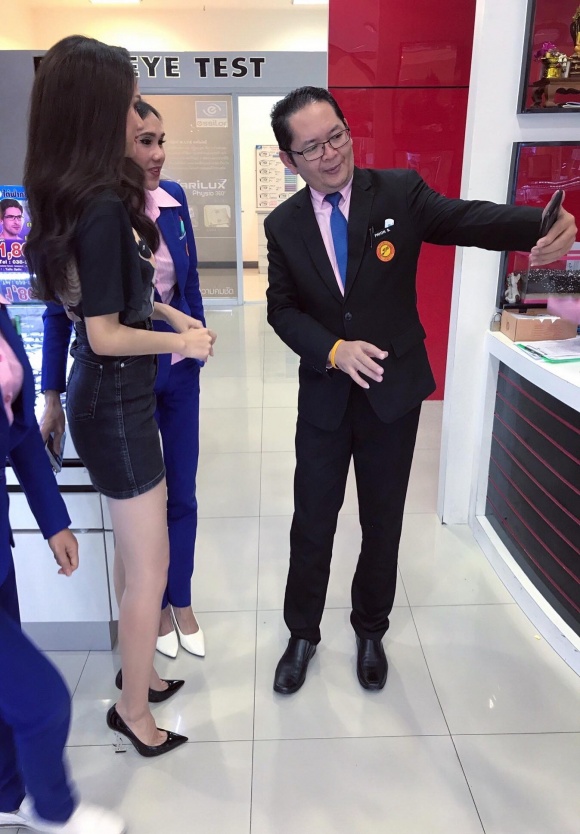 Hiện cô đang rất nóng lòng để trở về Việt Nam gặp gỡ mọi người.