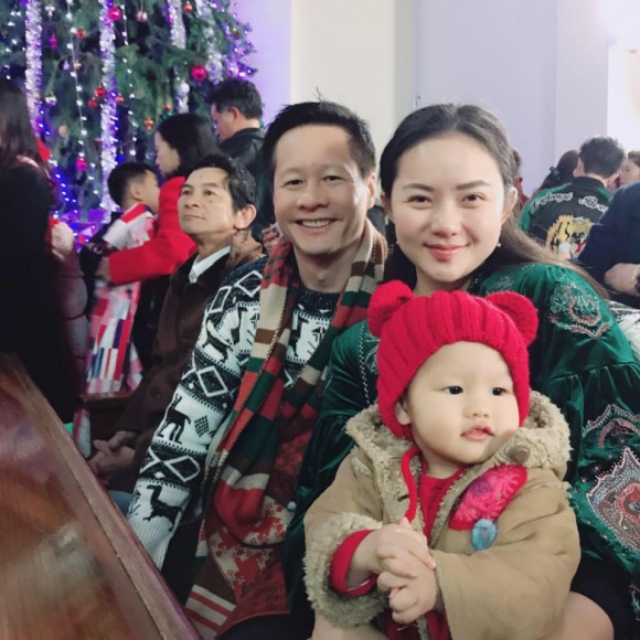 Khoảng 13 giờ 30 chiều 17/3, Phan Như Thảo bất ngờ đăng tải đoạn trạng thái ngắn nhằm thông báo chuyện bé Bồ Câu - con gái chung của cô với đại gia Nguyễn Đức An bị 3 giang hồ tới bắt cóc. Theo lời kể ngắn gọn của Phan Như Thảo, kẻ lạ đã giật con gái từ tay 2 vợ chồng cô nhưng may cô giữ kịp con. Ông xã nữ diễn viên đang làm việc với công an để làm cho ra rõ ngọn ngành.
