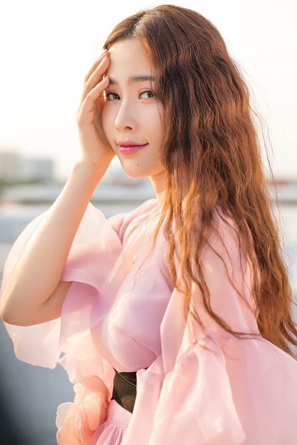 2-jpg-6191-1521074554-ngoisao.vn-w600-h900