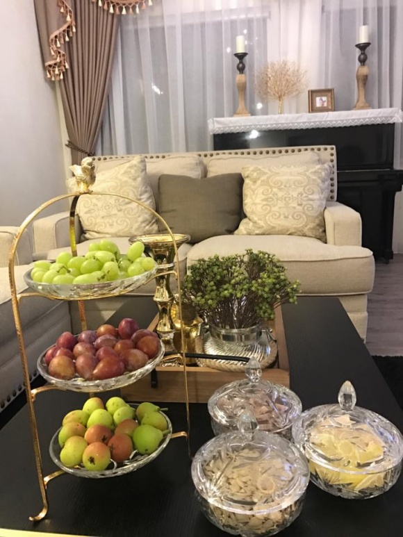 Phòng khách dù không rộng cũng đủ để cảm nhận sự thoải mái, thông thoáng.