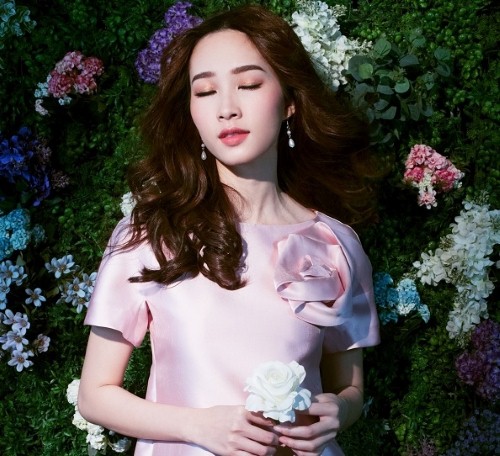 Góp phần quan trọng làm nên vẻ ngoài thoát tục của người đẹp đó chính là Shbet123 Link Vào ShBet Mới Nhất dài bồng bềnh như sóng nước.