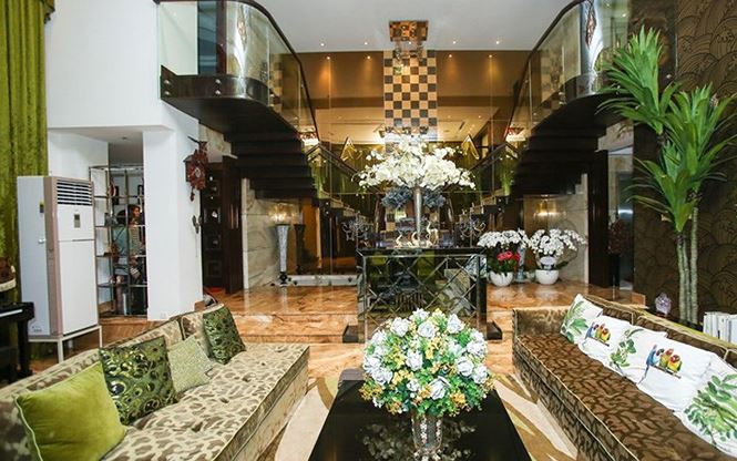 Căn nhà của Đàm Vĩnh Hưng được sử dụng những đồ nội thất đắt tiền nhất.