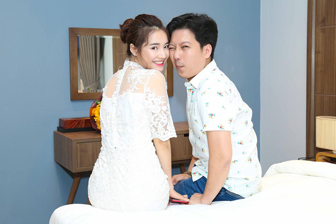 Trong talkshow 'Lần đầu tôi kể', Nhã Phương cho biết trái tim cô rung động vì Trường Giang có sự chân thành, cử chỉ quan tâm và cách anh chia sẻ với cô mọi thứ, từ khó khăn trong công việc đến hoàn cảnh Shbet111 slot, casino, thể thao, xổ số. Cả hai có cùng xuất phát điểm từ nghèo khó và luôn sống có trách nhiệm với người thân.