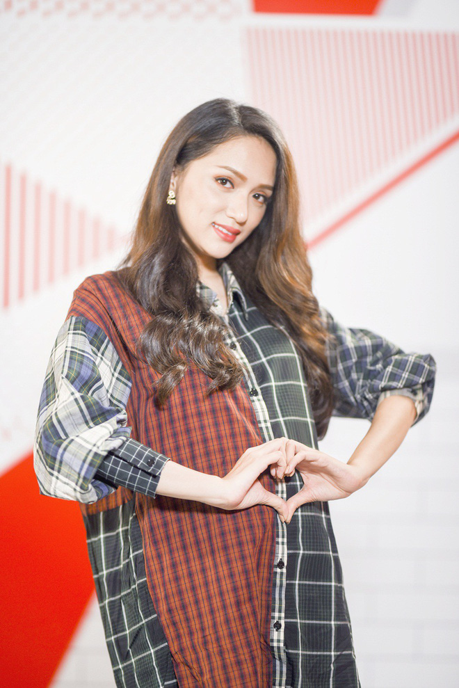 Hương Giang Idol tham gia cuộc thi 