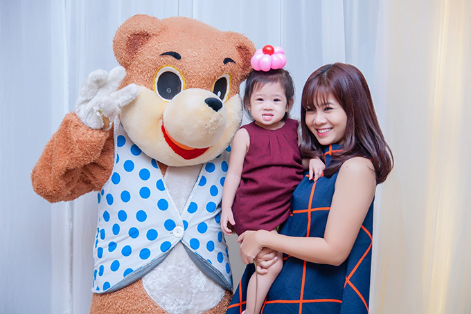 Diễn viên Mai Phương và con gái