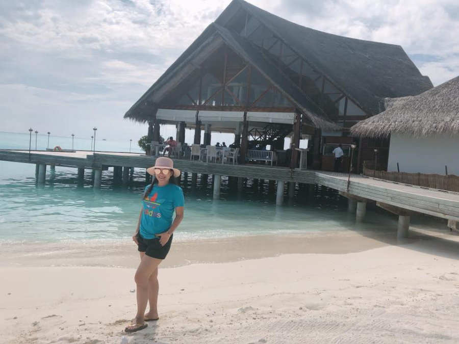 Anh Thơ được ông xã ghi lại cho những hình ảnh kỷ niệm tại hòn đảo thiên đường.