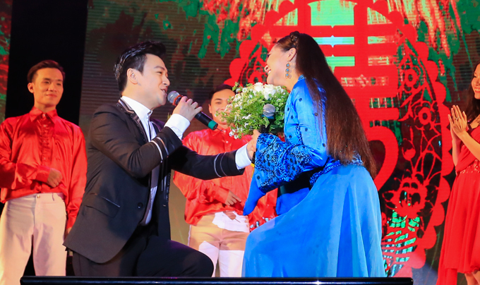 Trong đêm nhạc 