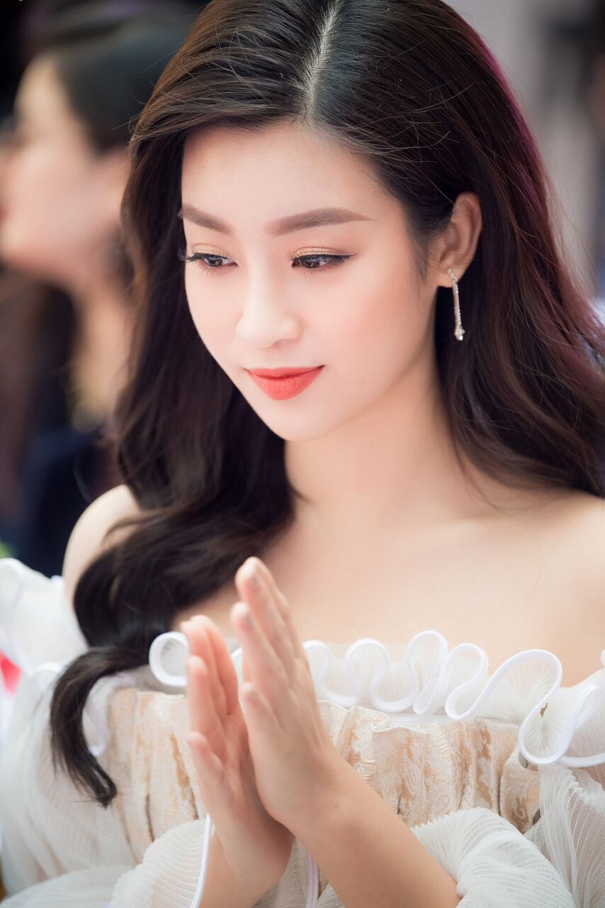Mới đây, Ban tổ chức Hoa hậu Việt Nam 2018 đã công bố đương kim Hoa hậu Việt Nam Đỗ Mỹ Linh chính thức trở thành thành viên Ban giám khảo Hoa hậu Việt Nam 2018. Người đẹp Hà Thành sẽ cùng với các chuyên gia giữ vai trò cầm cân nảy mực để tìm kiếm tân Hoa hậu Việt Nam.