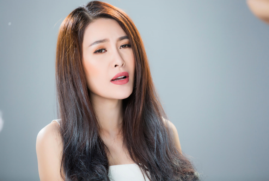 Sau loạt scandal xoay quanh Trường Giang, Quế Vân cho biết, cô thấy suy sụp, đau buồn vì mắc bệnh trầm cảm và điều này khiến cô thất bại, muốn buông xuôi và ra đi sớm.