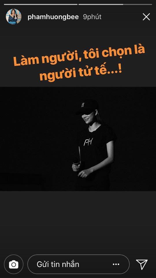 Trước những ồn ào không hay về mình, Hoa hậu Phạm Hương một mực giữ im lặng và người đẹp Hải Phòng đã khoá trang cá nhân. Tuy nhiên, cô vẫn sử dụng Instagram.