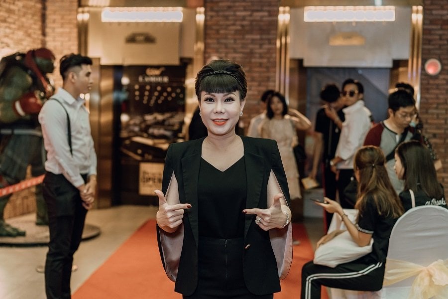 Nữ danh hài Việt Hương