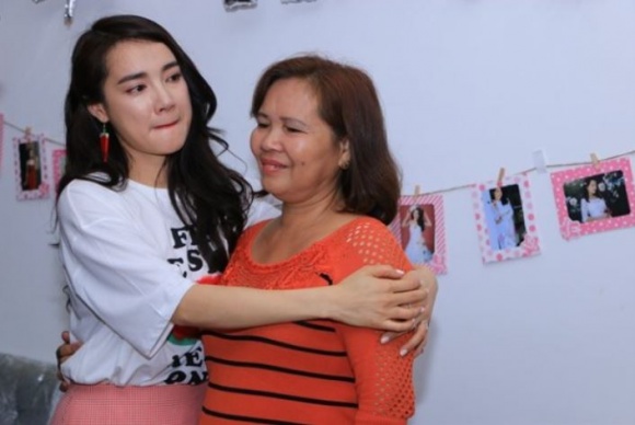 Nhã Phương cho biết, cô từng rất hận mẹ...