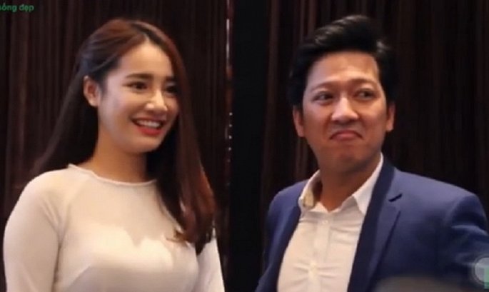 Nhã Phương và Trường Giang sánh bước bên nhau giữa tin đồn đính hôn vào ngày 24/8.