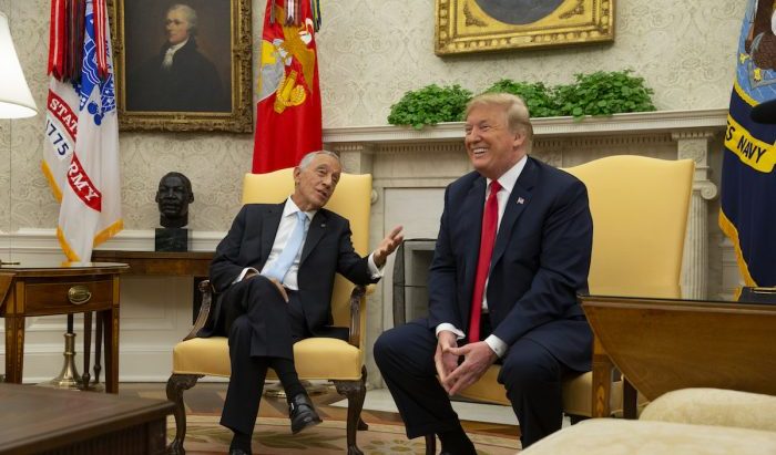 1530245239-535-tong-thong-my-donald-trump-het-loi-ca-ngoi-ngoi-sao-ronaldo-trump-bdn-1530242711-width700height411