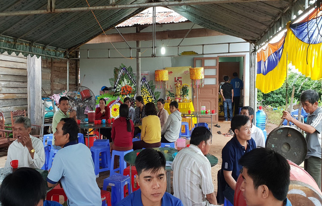 o-to-tong-chet-2-nu-sinh-uoc-mo-vo-vun-duoi-banh-xe-dien-45-.4731
