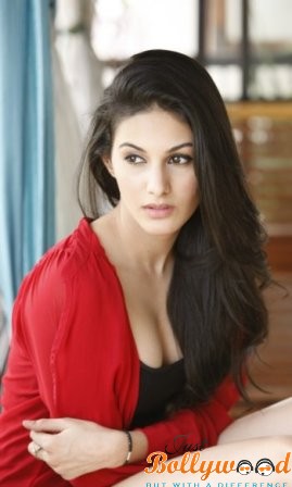 ban-gai-thanh-long-Amyra-