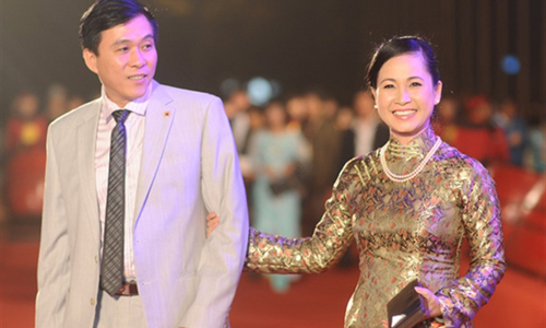 song-chung-voi-me-chong-sharoncuneta.com1