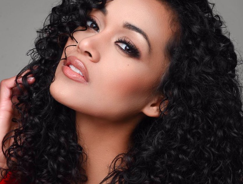 hoa-hau-my-Kara McCulloug